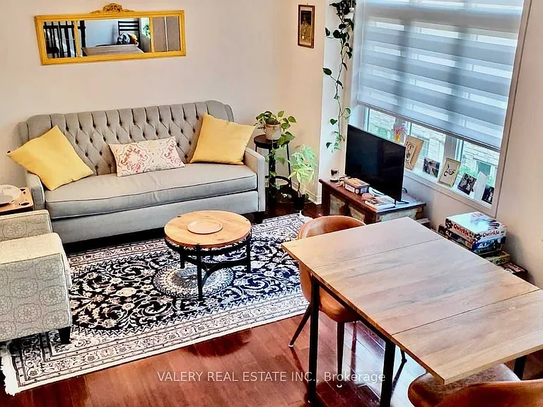 50 Turntable Cres #62 — Photo 4