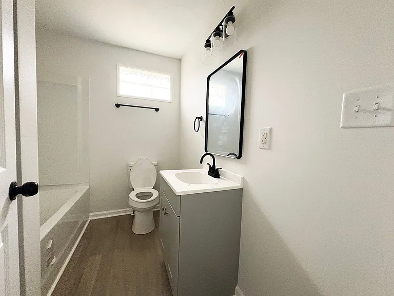 215 Andy St — Photo 5
