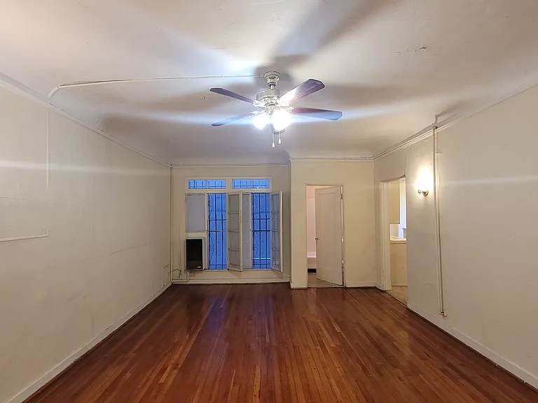 657 Cochran — Photo 24