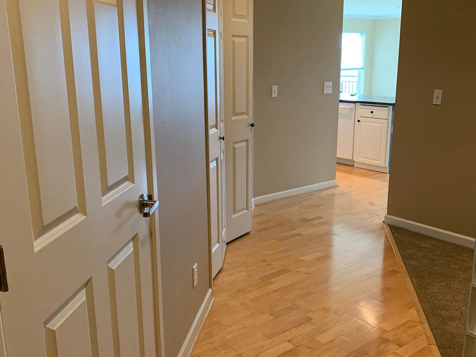 1417 Queen Anne Avenue N — Photo 3