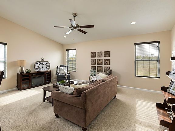 3rd image of 554 Oak Meadow Dr