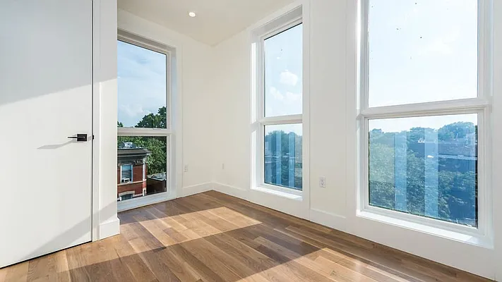 Rented by Nooklyn NYC LLC | media 44