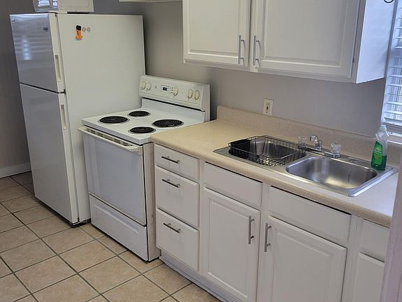 2nd image of 1120 17th St N APT 4