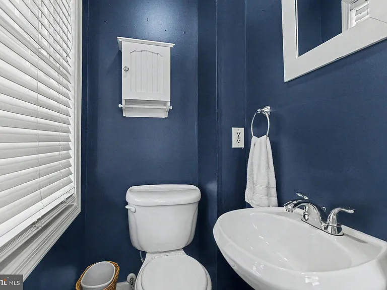 14 Poultney St — Photo 15