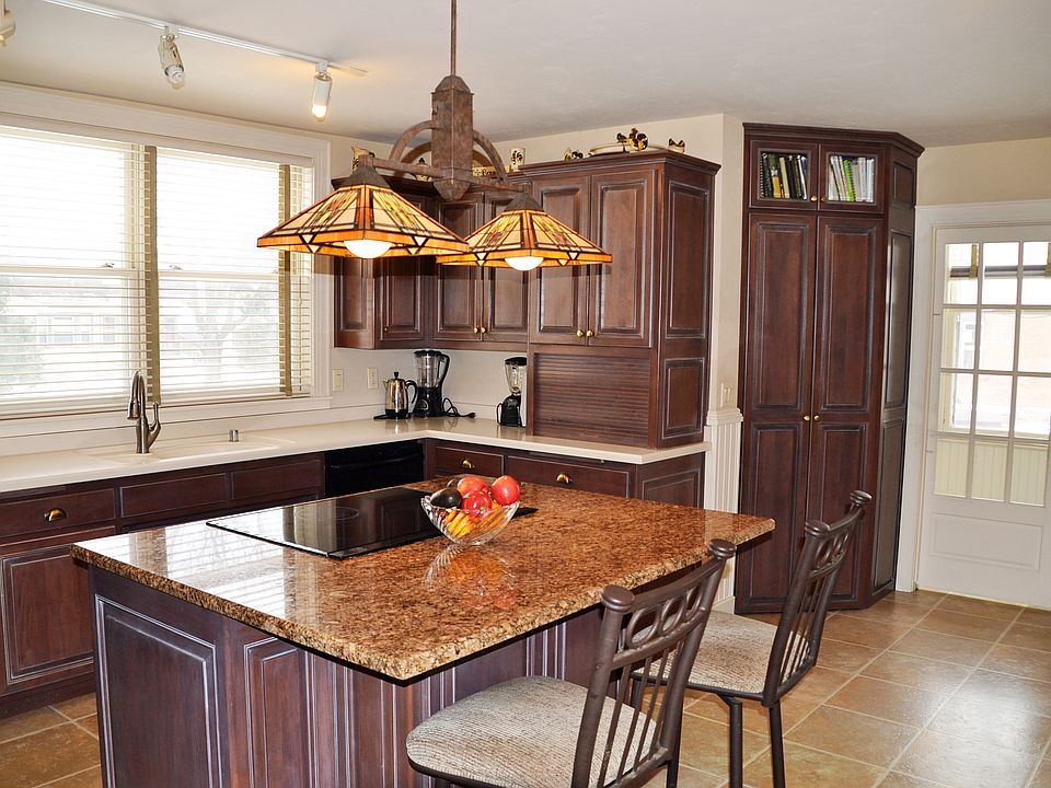 903 S Quincy St, Green Bay, WI 54301 Zillow