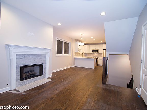 4th image of 1932 W Diversey Pkwy APT 1
