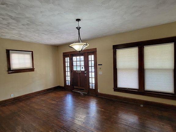 2nd image of 2844 N New Jersey St