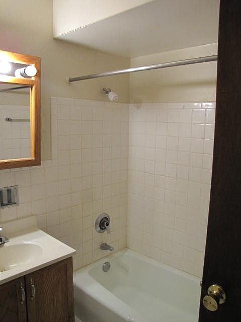 1st image of 639 Edwards Ave APT 2N