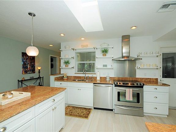 3rd image of 3212 Brockton Ln #612