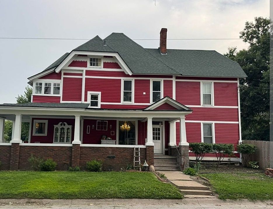 1st image of 800 Drake Ave