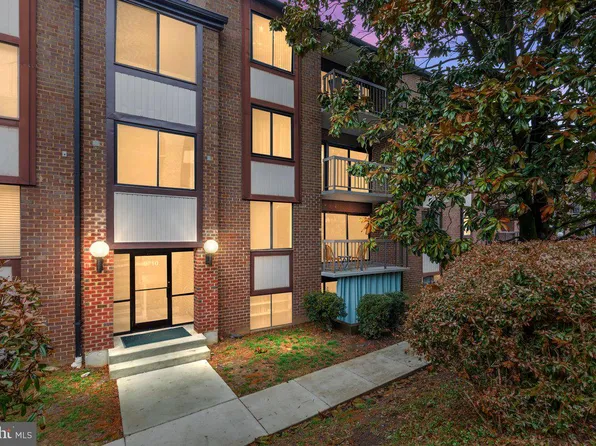 9710 Kingsbridge Dr APT 104, Fairfax, VA 22031