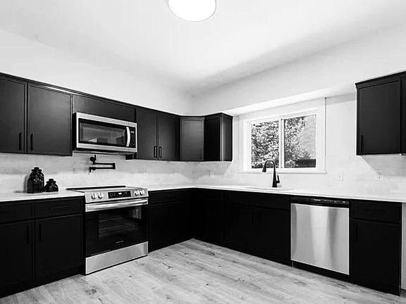 4th image of 617 N Bluff Ave