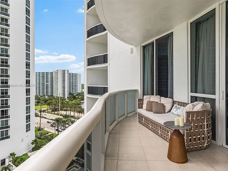 16001 Collins Ave #907 — Photo 26