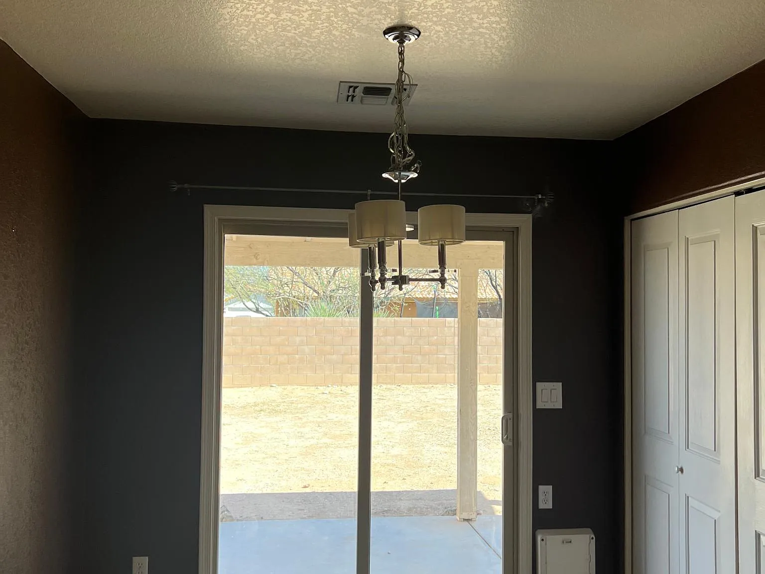 3 bed, 1024 sqft, $1,599 — Photo 4