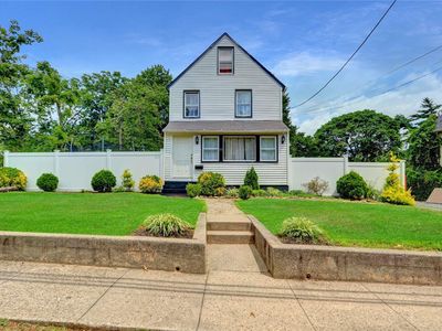 88 E Smith Street, Amityville, NY, 11701
