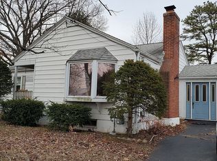 14 Alfred St, Chicopee, MA 01020