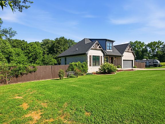 2nd image of 214 Mary Alice Dr