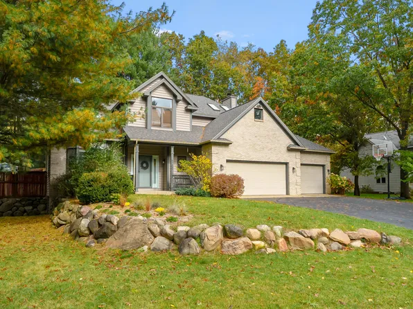 5260 Saddle Club Dr, Kalamazoo, MI 49009