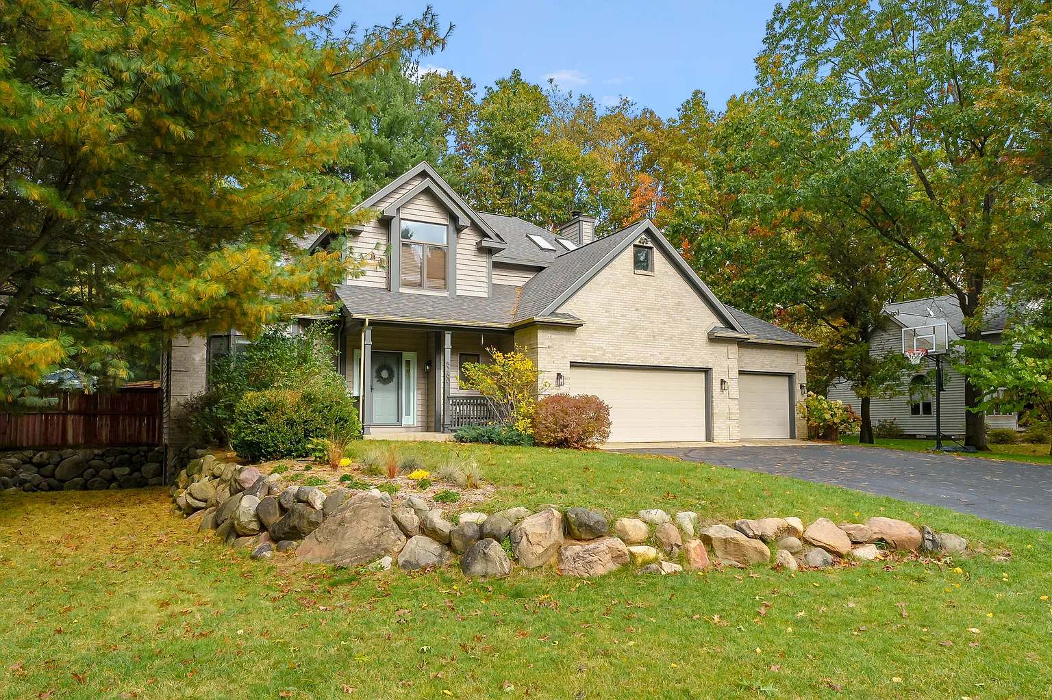 5260 Saddle Club Dr photo 1