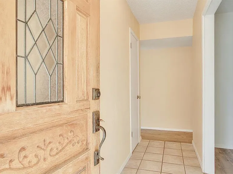11801 Tracy Ct NE — Photo 6
