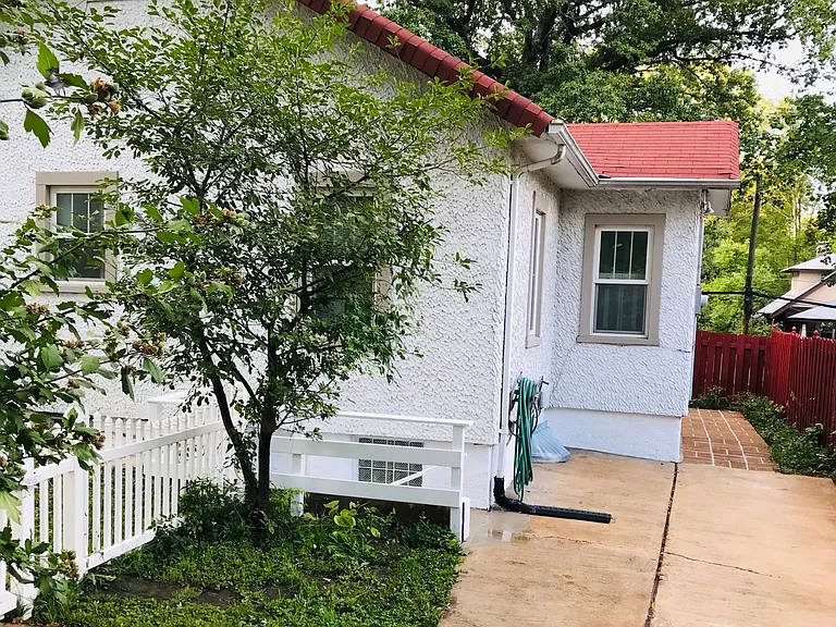 300 Papin Ave — Photo 5