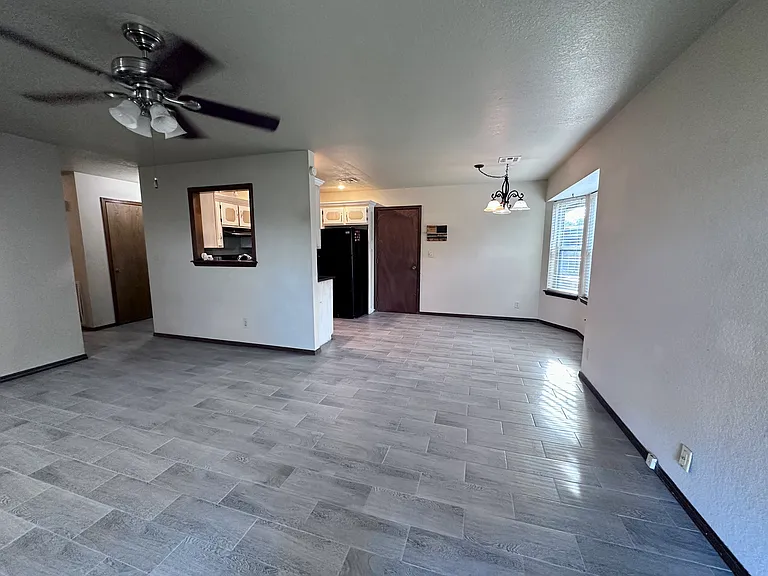 2809 Liberty Ln — Photo 4