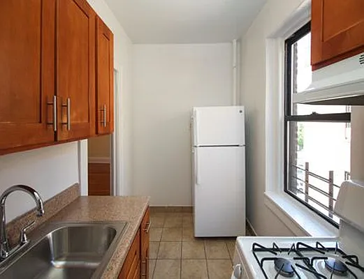 Rented by SW Queens Mezzanine | media 19
