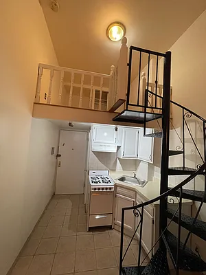 Rented by Compass | media 28