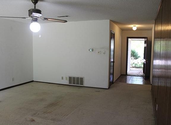 5th image of 10077 Woodland Village Dr