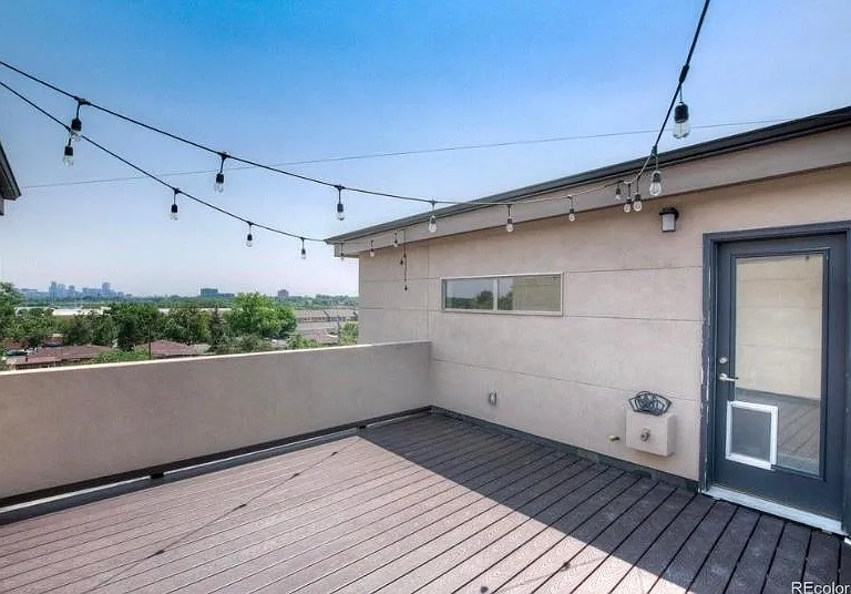 Rooftop deck with unobstructed views of sloans lake and the city. Enjoy sunsets from the west overlooking the mountains.