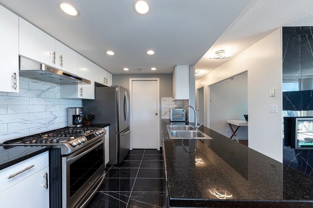 2 bed, 1100 sqft, $4,495 — Photo 2