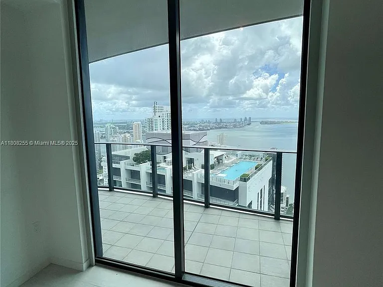 1000 Brickell Plz #Penthouse 5501 — Photo 16