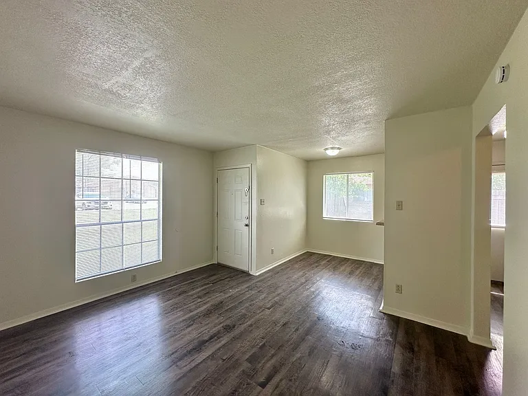 2104 N WS Young Dr — Photo 20