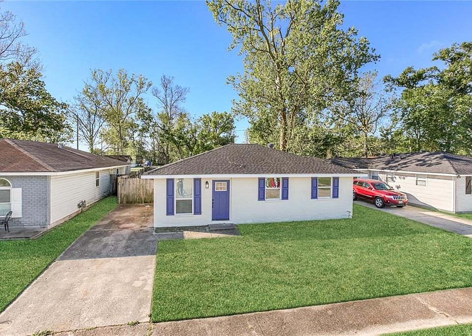 1st image of 2753 Russell Dr
