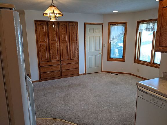 5th image of 415 N 15th St