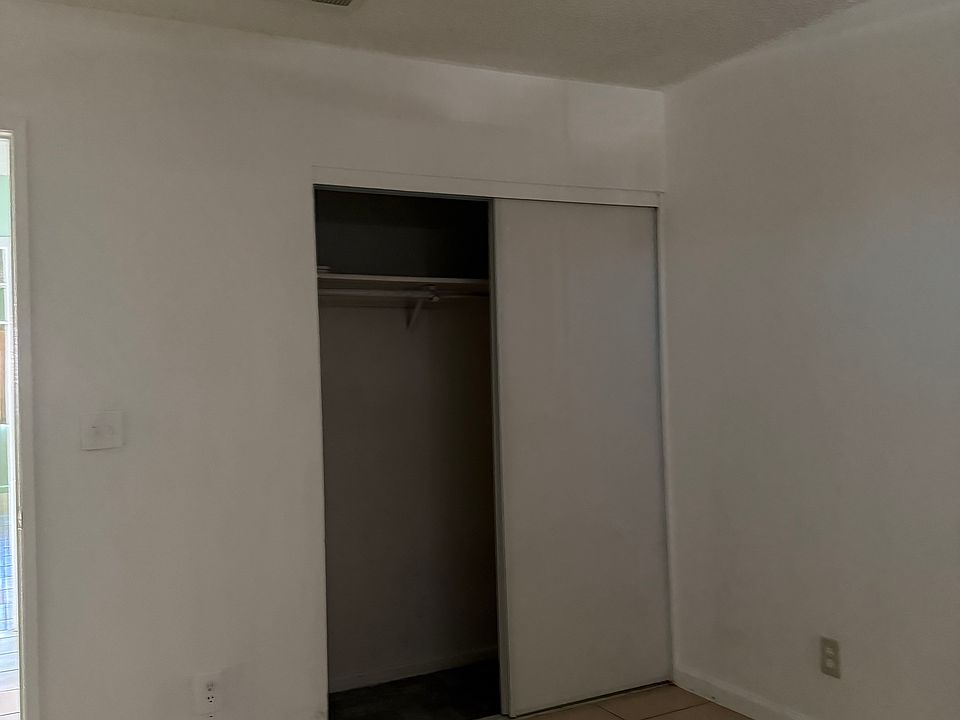 1st image of 544 Navajo Dr