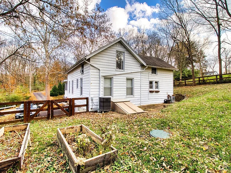 7249 State Rd — Photo 3