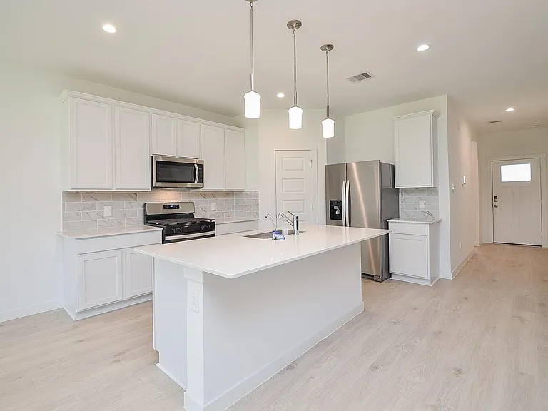4218 Berwick Park Ln — Photo 10