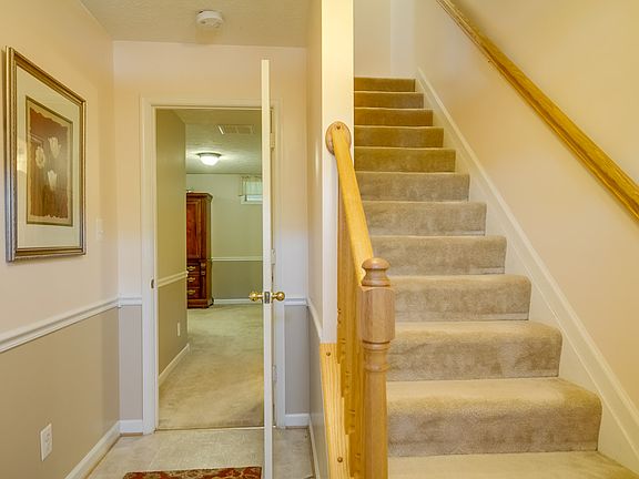 2nd image of 210 Regina Ln