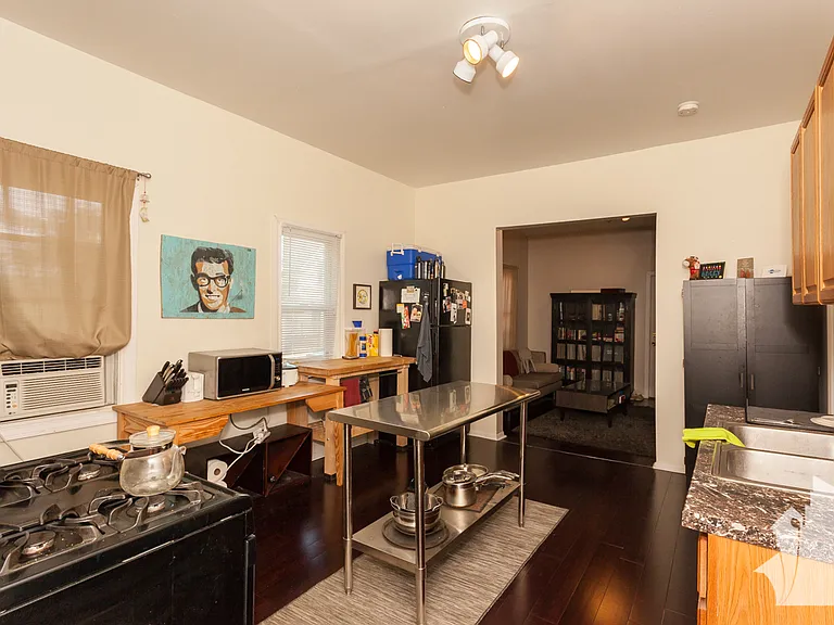1927 N Kedzie Ave #1R — Photo 5