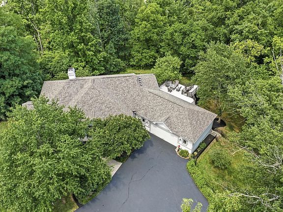 4th image of 884 Wallace Ave