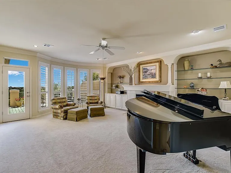 4545 Golf Vista Dr — Photo 4