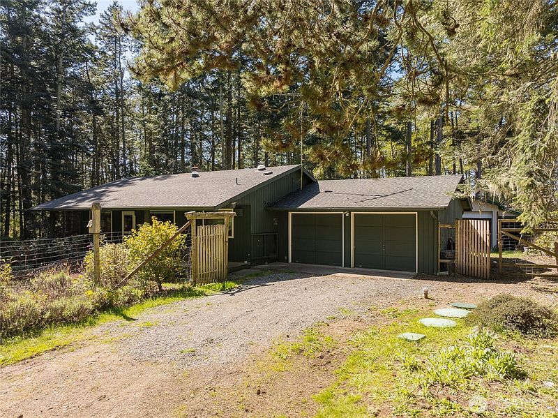 4th image of 108 Towhee Lane