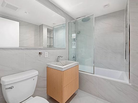 5th image of 924 Lafayette Ave #1