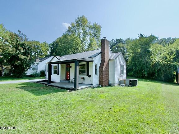 3rd image of 403 S Maple St