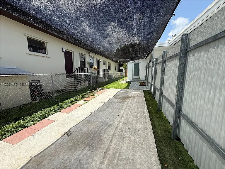 7550 NW 2nd Ter #7750 — Photo 18