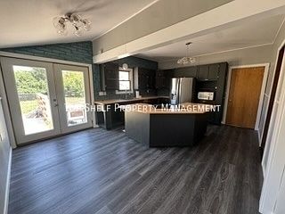 5th image of 428 S 6th Ave E