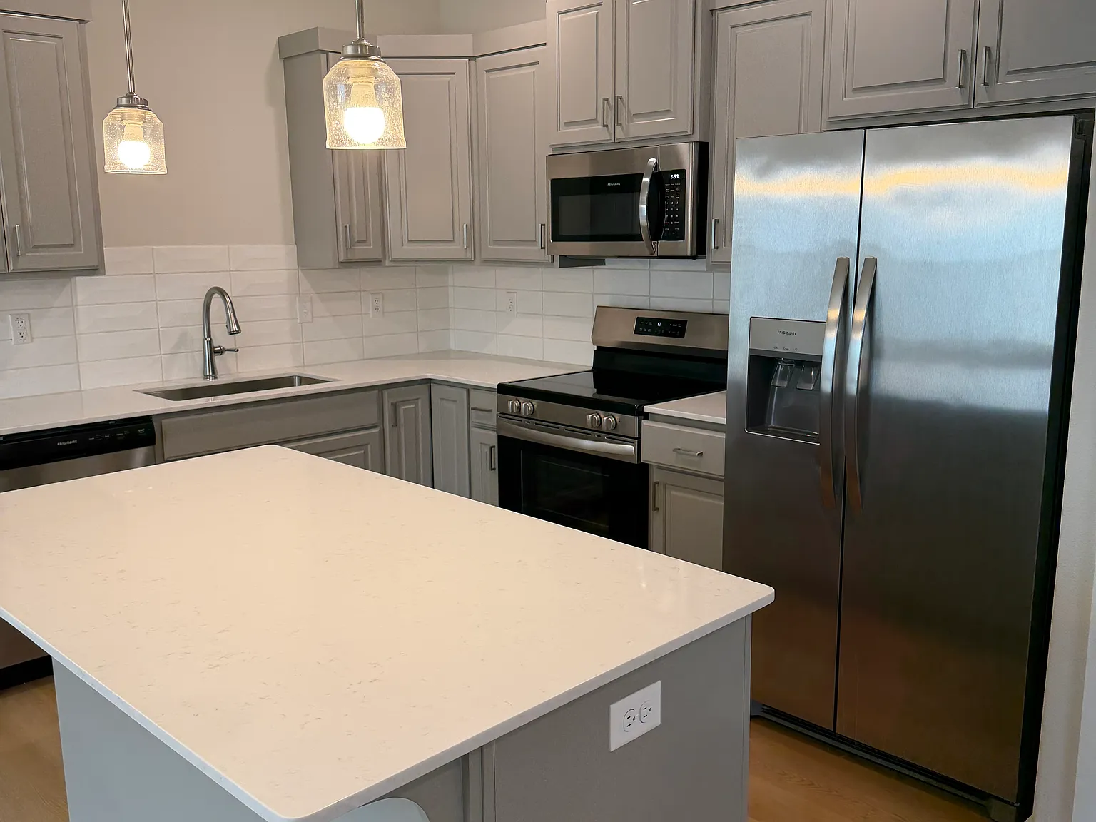 1109 Greendale Ave — Photo 4