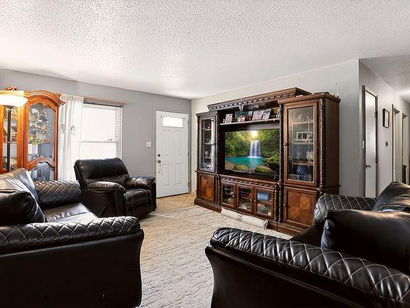 3rd image of 10238 Sutters Ct