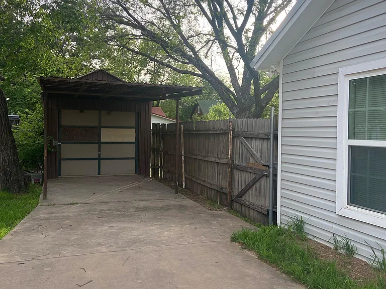 776 N Graham St — Photo 3